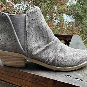 Report grey suede booties 8.5